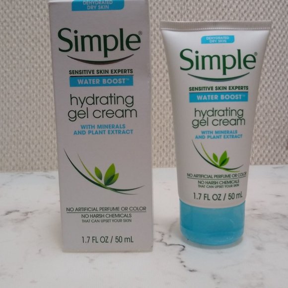 Scrub And Moisturize Skincare Set - Picture 3 of 3